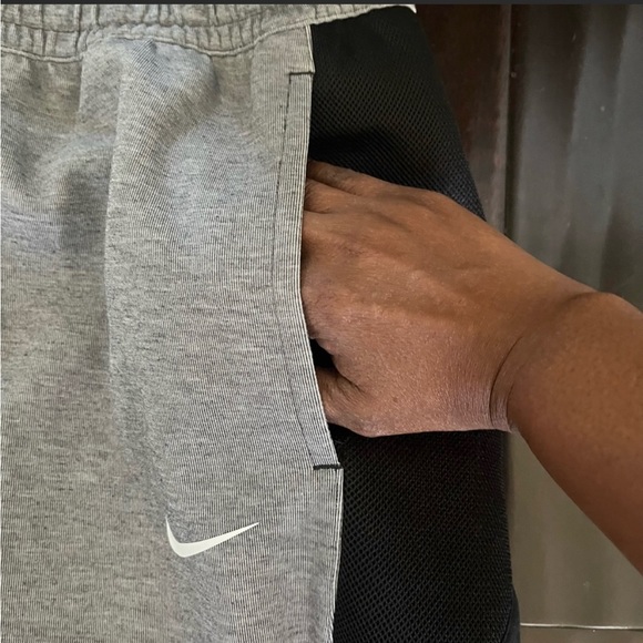 Nike Gray And Black Dri Fit Pants With Zip Pockets Size XXL - Picture 3 of 5